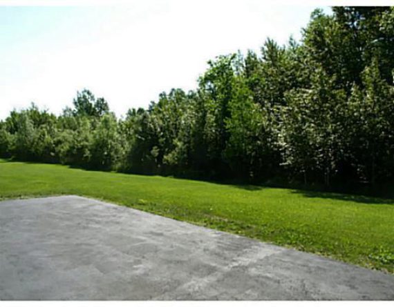 http://cdn.canadapropertylisting.com//Property/medium/3/2016/3/21/land-for-sale-5247670711759543154.jpg