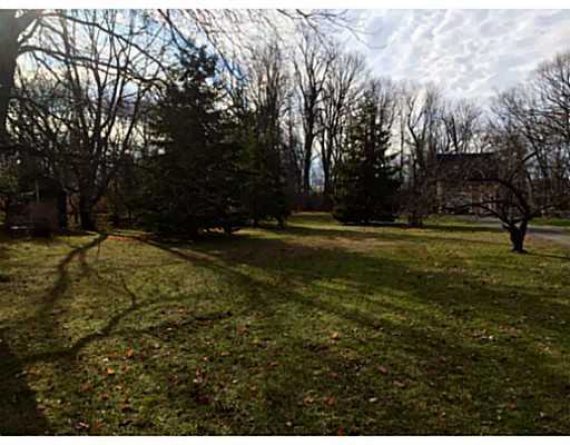 http://cdn.canadapropertylisting.com//Property/medium/3/2016/3/21/land-for-sale-5247670711765363736.jpg