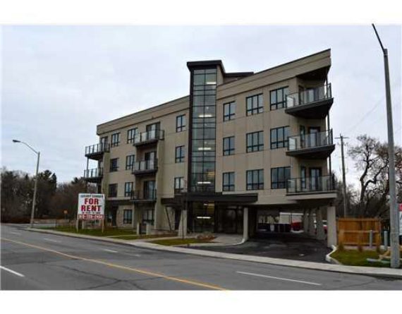 http://cdn.canadapropertylisting.com//Property/medium/3/2016/3/21/multi-family-property-for-sale-5247670711769414141.jpg
