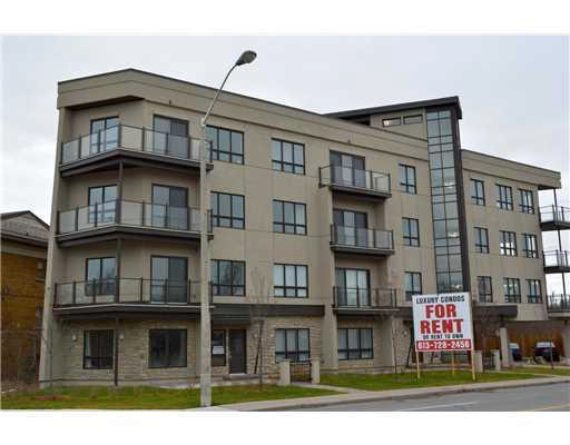 http://cdn.canadapropertylisting.com//Property/medium/3/2016/3/21/multi-family-property-for-sale-5247670711769424142.jpg