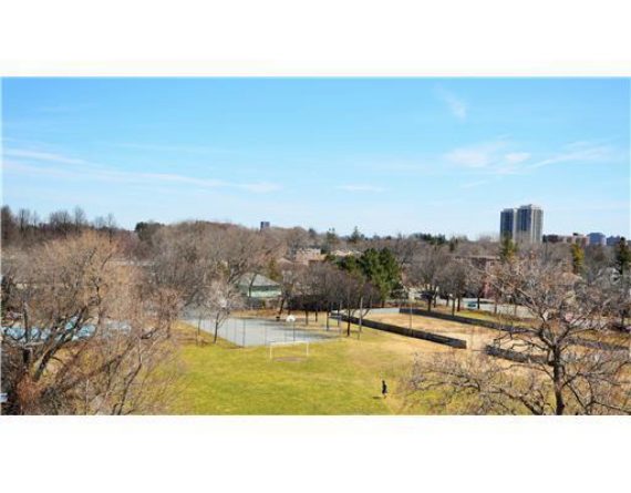 http://cdn.canadapropertylisting.com//Property/medium/3/2016/3/21/multi-family-property-for-sale-5247670711769484148.jpg