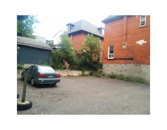 http://cdn.canadapropertylisting.com//Property/medium/3/2016/3/21/office-for-sale-5247670711769224122.jpg