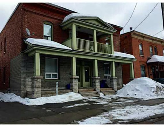 http://cdn.canadapropertylisting.com//Property/medium/3/2016/3/21/single-family-property-for-sale-5247670711751242324.jpg