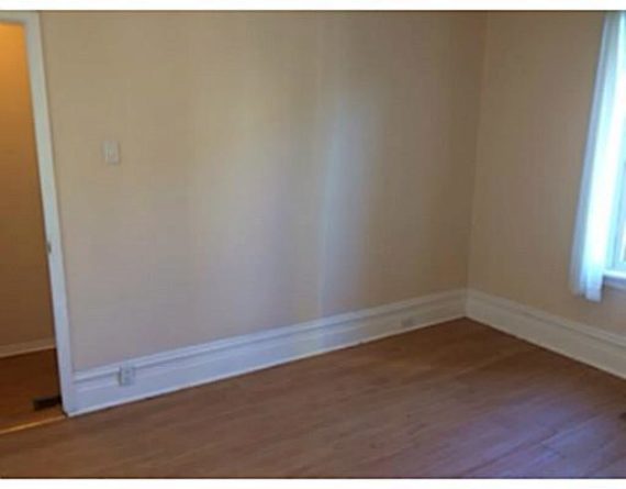 http://cdn.canadapropertylisting.com//Property/medium/3/2016/3/21/single-family-property-for-sale-5247670711765653765.jpg