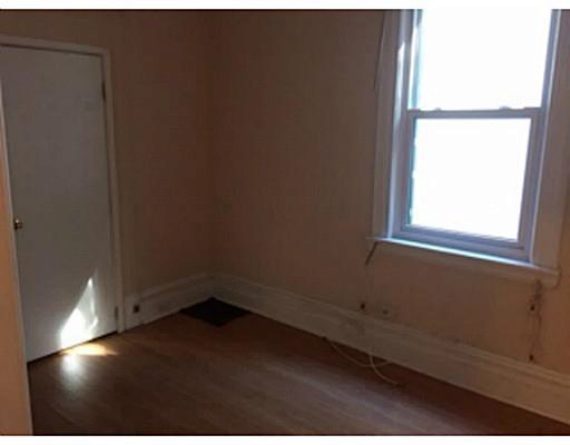 http://cdn.canadapropertylisting.com//Property/medium/3/2016/3/21/single-family-property-for-sale-5247670711765663766.jpg