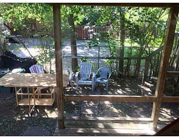 http://cdn.canadapropertylisting.com//Property/medium/3/2016/3/21/single-family-property-for-sale-5247670711765723772.jpg