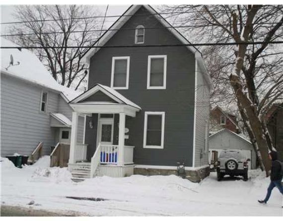 http://cdn.canadapropertylisting.com//Property/medium/3/2016/3/21/single-family-property-for-sale-5247670711767103910.jpg