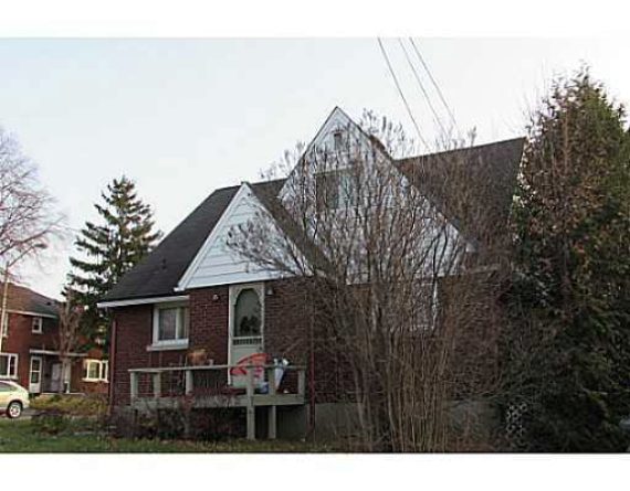 http://cdn.canadapropertylisting.com//Property/medium/3/2016/3/21/single-family-property-for-sale-5247670711771304330.jpg