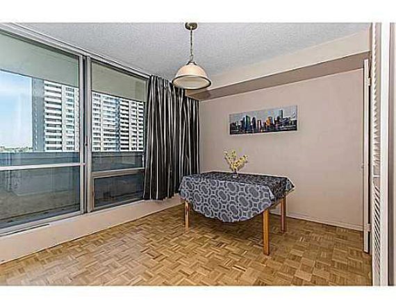 http://cdn.canadapropertylisting.com//Property/medium/3/2016/3/24/1-bedroom-single-family-property-for-sale-5247670711796646864.jpg