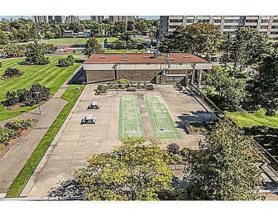 http://cdn.canadapropertylisting.com//Property/medium/3/2016/3/24/1-bedroom-single-family-property-for-sale-5247670711796716871.jpg