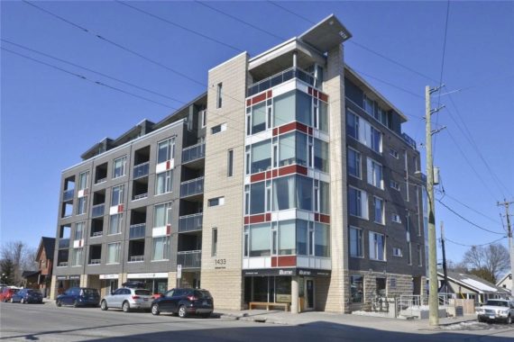 http://cdn.canadapropertylisting.com//Property/medium/3/2016/3/24/1-bedroom-single-family-property-for-sale-5247670711814028602.jpg