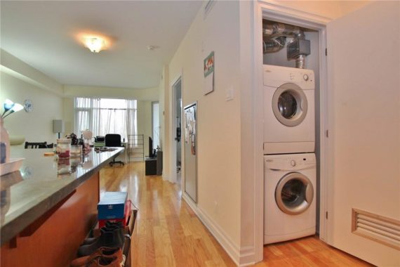 http://cdn.canadapropertylisting.com//Property/medium/3/2016/3/24/1-bedroom-single-family-property-for-sale-5247670711814098609.jpg