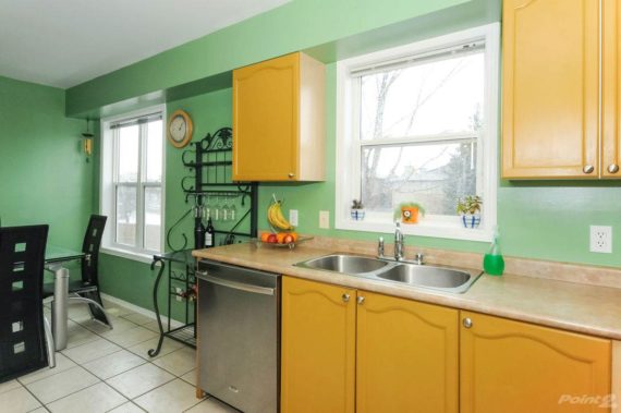http://cdn.canadapropertylisting.com//Property/medium/3/2016/3/24/3-bedroom-property-for-sale-5247670711794176617.jpg