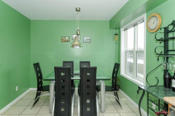 http://cdn.canadapropertylisting.com//Property/medium/3/2016/3/24/3-bedroom-property-for-sale-5247670711794186618.jpg