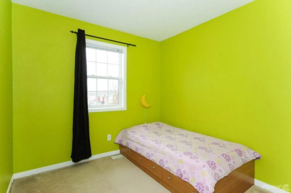 http://cdn.canadapropertylisting.com//Property/medium/3/2016/3/24/3-bedroom-property-for-sale-5247670711794236623.jpg