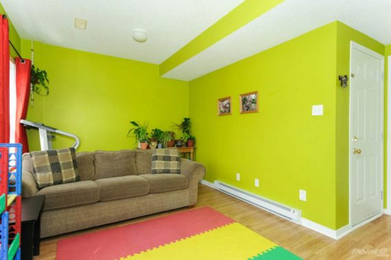 http://cdn.canadapropertylisting.com//Property/medium/3/2016/3/24/3-bedroom-property-for-sale-5247670711794256625.jpg