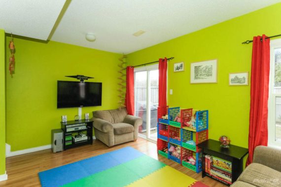 http://cdn.canadapropertylisting.com//Property/medium/3/2016/3/24/3-bedroom-property-for-sale-5247670711794276627.jpg