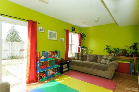 http://cdn.canadapropertylisting.com//Property/medium/3/2016/3/24/3-bedroom-property-for-sale-5247670711794336633.jpg