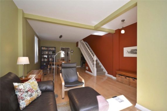 http://cdn.canadapropertylisting.com//Property/medium/3/2016/3/24/3-bedroom-single-family-property-for-sale-5247670711809268126.jpg