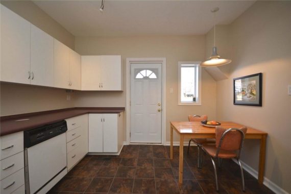 http://cdn.canadapropertylisting.com//Property/medium/3/2016/3/24/3-bedroom-single-family-property-for-sale-5247670711809298129.jpg