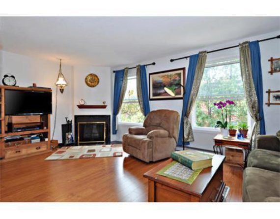http://cdn.canadapropertylisting.com//Property/medium/3/2016/3/24/3-bedroom-single-family-property-for-sale-5247670711817318931.jpg