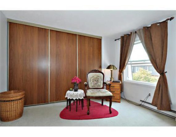 http://cdn.canadapropertylisting.com//Property/medium/3/2016/3/24/3-bedroom-single-family-property-for-sale-5247670711817378937.jpg