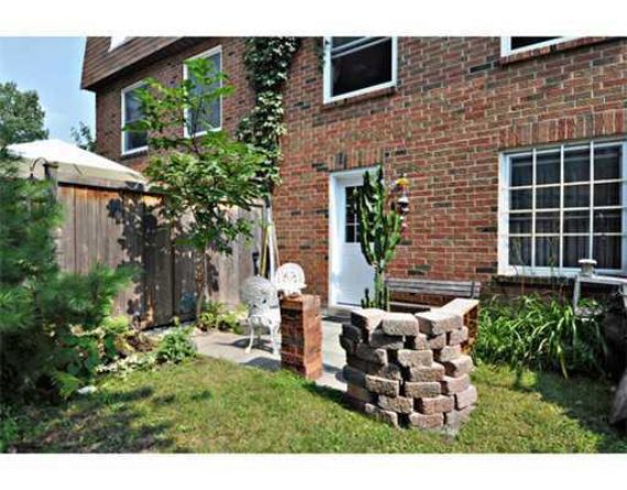 http://cdn.canadapropertylisting.com//Property/medium/3/2016/3/24/3-bedroom-single-family-property-for-sale-5247670711817458945.jpg