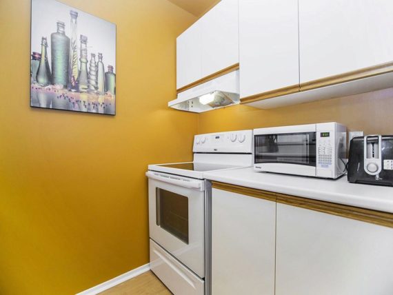 http://cdn.canadapropertylisting.com//Property/medium/3/2016/3/26/1-bedroom-single-family-property-for-sale-5247670711892986497.jpg