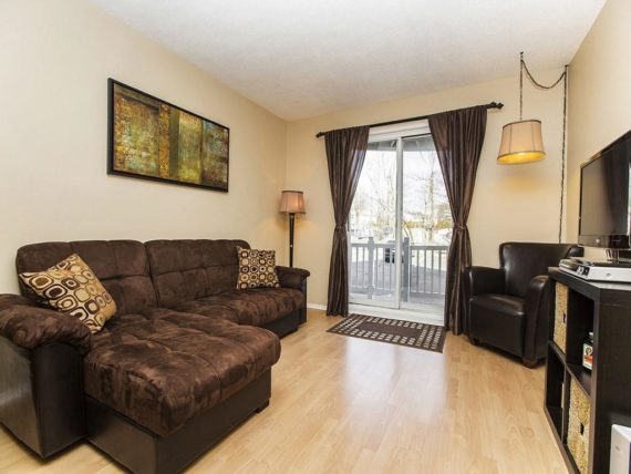 http://cdn.canadapropertylisting.com//Property/medium/3/2016/3/26/1-bedroom-single-family-property-for-sale-5247670711893006499.jpg