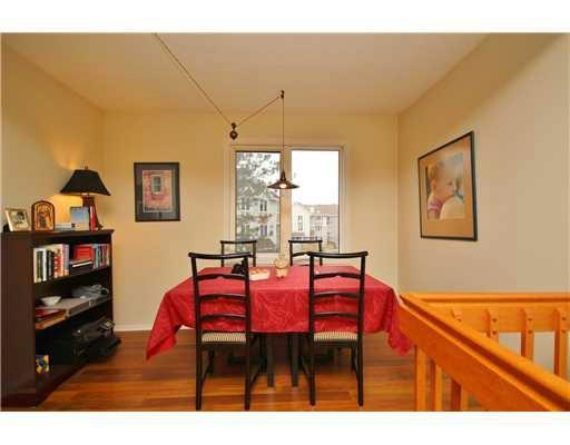 http://cdn.canadapropertylisting.com//Property/medium/3/2016/3/26/1-bedroom-single-family-property-for-sale-5247670711902677466.jpg