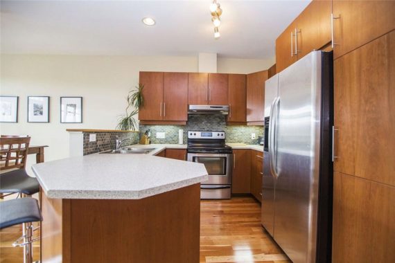 http://cdn.canadapropertylisting.com//Property/medium/3/2016/3/26/3-bedroom-single-family-property-for-sale-5247670711895166715.jpg