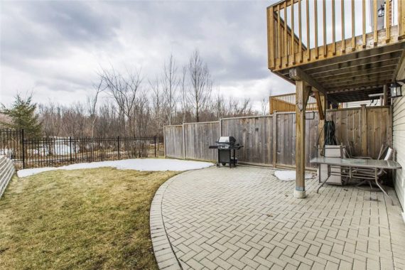 http://cdn.canadapropertylisting.com//Property/medium/3/2016/3/26/3-bedroom-single-family-property-for-sale-5247670711895656764.jpg