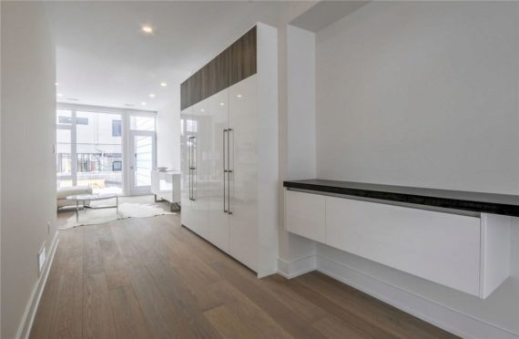 http://cdn.canadapropertylisting.com//Property/medium/3/2016/3/26/3-bedroom-single-family-property-for-sale-5247670711897866985.jpg