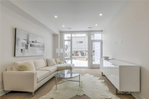 http://cdn.canadapropertylisting.com//Property/medium/3/2016/3/26/3-bedroom-single-family-property-for-sale-5247670711897876986.jpg