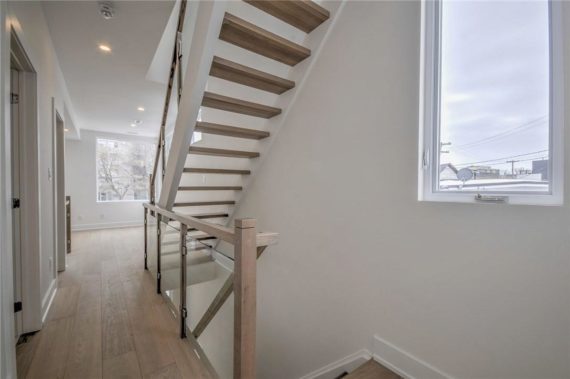 http://cdn.canadapropertylisting.com//Property/medium/3/2016/3/26/3-bedroom-single-family-property-for-sale-5247670711897906989.jpg