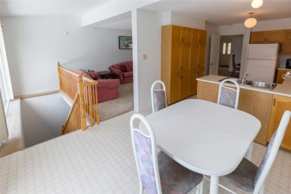 http://cdn.canadapropertylisting.com//Property/medium/3/2016/3/26/3-bedroom-single-family-property-for-sale-5247670711901057304.jpg
