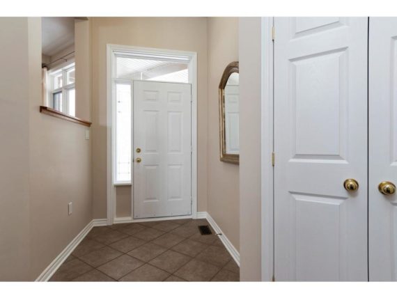 http://cdn.canadapropertylisting.com//Property/medium/3/2016/3/26/4-bedroom-single-family-property-for-sale-5247670711891426341.jpg