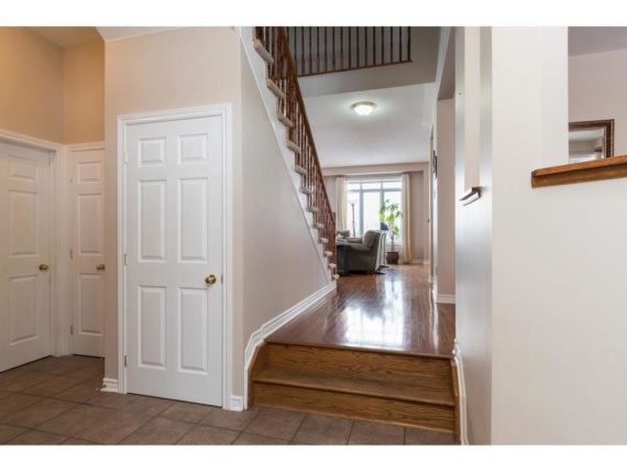 http://cdn.canadapropertylisting.com//Property/medium/3/2016/3/26/4-bedroom-single-family-property-for-sale-5247670711891436342.jpg