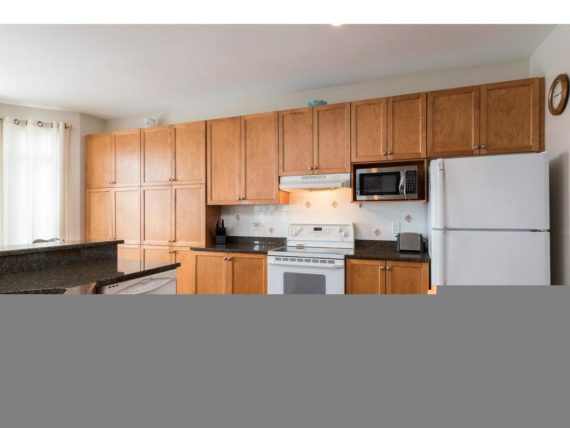 http://cdn.canadapropertylisting.com//Property/medium/3/2016/3/26/4-bedroom-single-family-property-for-sale-5247670711891506349.jpg
