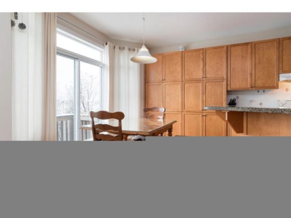 http://cdn.canadapropertylisting.com//Property/medium/3/2016/3/26/4-bedroom-single-family-property-for-sale-5247670711891536352.jpg