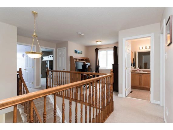 http://cdn.canadapropertylisting.com//Property/medium/3/2016/3/26/4-bedroom-single-family-property-for-sale-5247670711891626361.jpg