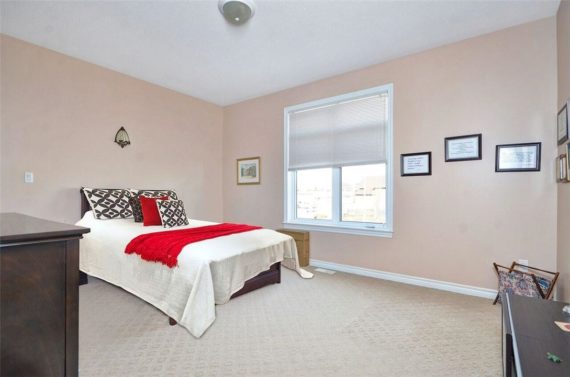 http://cdn.canadapropertylisting.com//Property/medium/3/2016/3/31/3-bedroom-single-family-property-for-sale-5247670711916808879.jpg