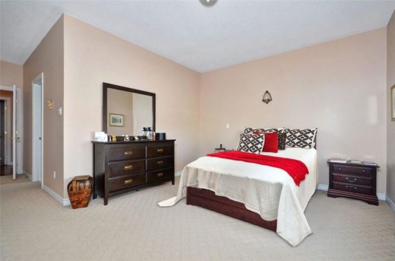http://cdn.canadapropertylisting.com//Property/medium/3/2016/3/31/3-bedroom-single-family-property-for-sale-5247670711916818880.jpg