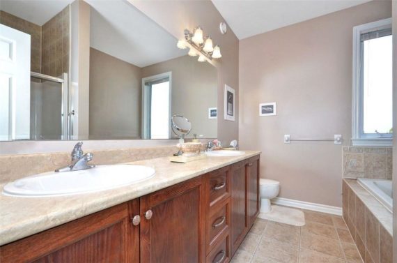 http://cdn.canadapropertylisting.com//Property/medium/3/2016/3/31/3-bedroom-single-family-property-for-sale-5247670711916828881.jpg