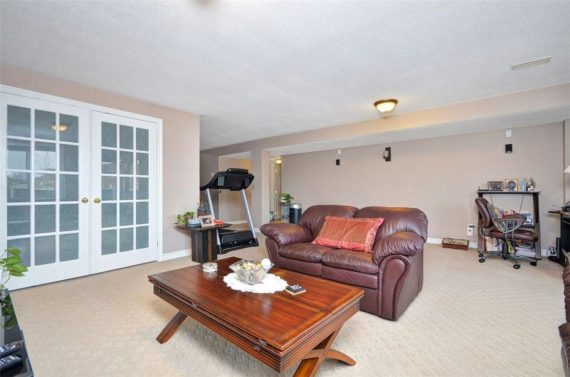 http://cdn.canadapropertylisting.com//Property/medium/3/2016/3/31/3-bedroom-single-family-property-for-sale-5247670711916918890.jpg