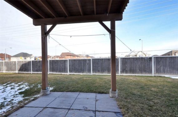 http://cdn.canadapropertylisting.com//Property/medium/3/2016/3/31/3-bedroom-single-family-property-for-sale-5247670711916928891.jpg
