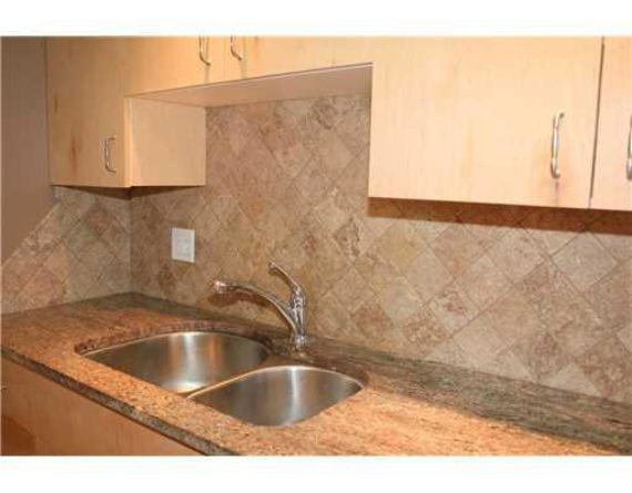 http://cdn.canadapropertylisting.com//Property/medium/3/2016/3/31/3-bedroom-single-family-property-for-sale-5247670711917048903.jpg