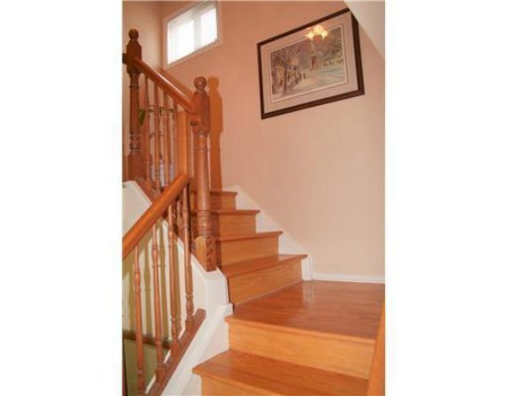 http://cdn.canadapropertylisting.com//Property/medium/3/2016/3/31/3-bedroom-single-family-property-for-sale-5247670711917068905.jpg