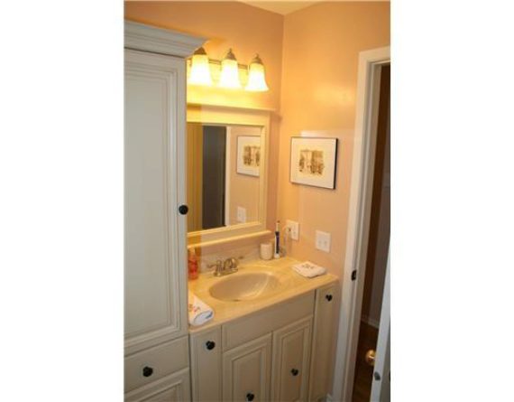 http://cdn.canadapropertylisting.com//Property/medium/3/2016/3/31/3-bedroom-single-family-property-for-sale-5247670711917108909.jpg