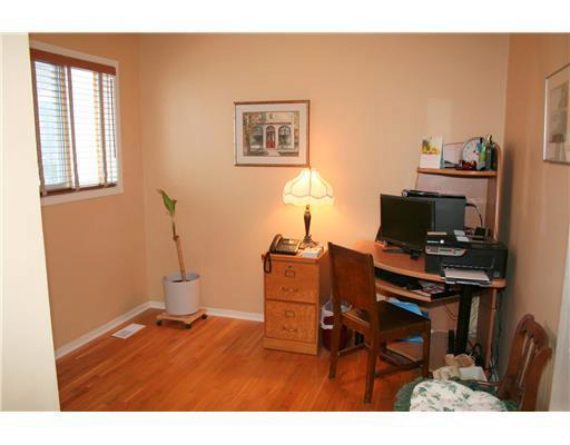 http://cdn.canadapropertylisting.com//Property/medium/3/2016/3/31/3-bedroom-single-family-property-for-sale-5247670711917138912.jpg
